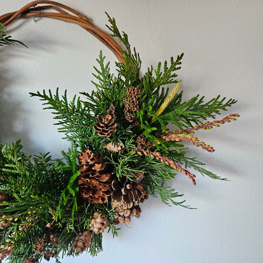 Partial textured wreath